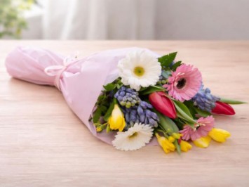 Tavaszi var&aacute;zslat